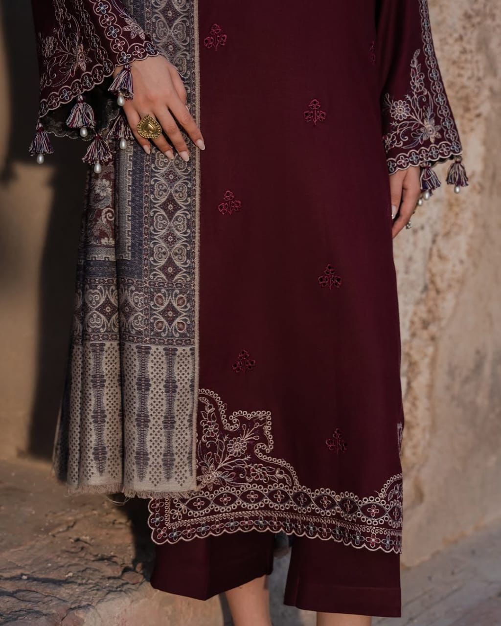 ✨ Izel Premium Air-Jet Dhanak Heavy Embroidered 3PC Suit with Digital Printed Pashmina Shawl (Code: IZ-1212) ✨